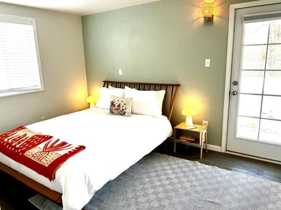 Fully Furnished, Serene Taos House Bagian luar foto