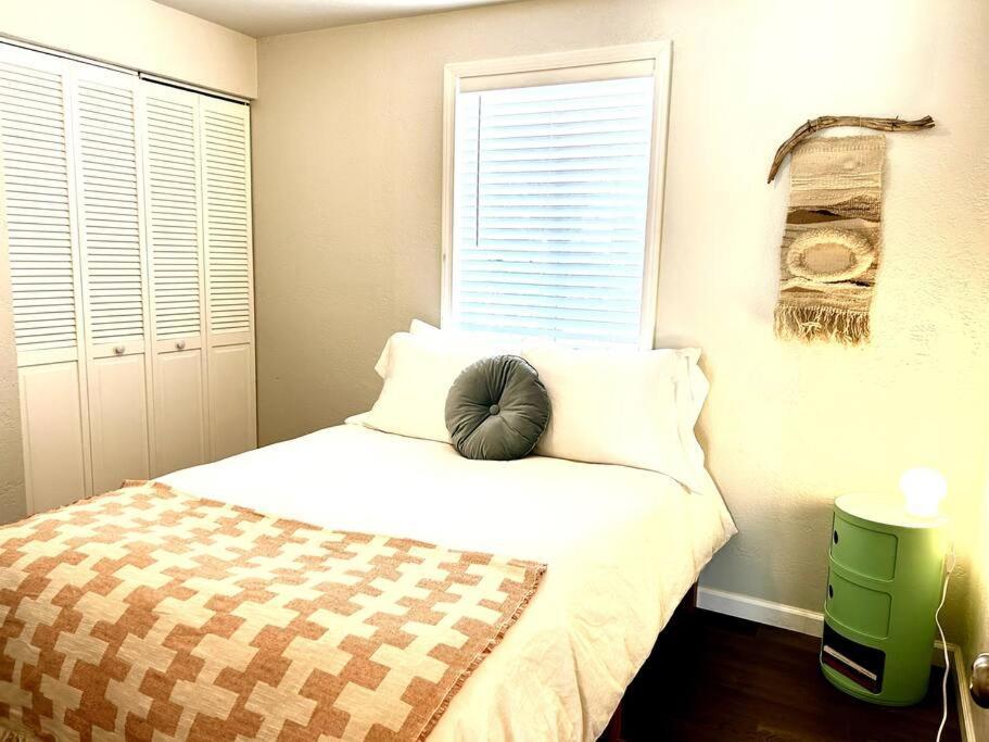 Fully Furnished, Serene Taos House Bagian luar foto