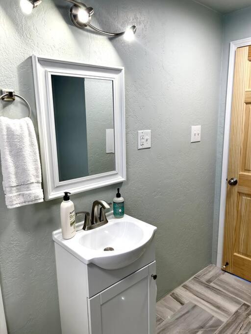 Fully Furnished, Serene Taos House Bagian luar foto